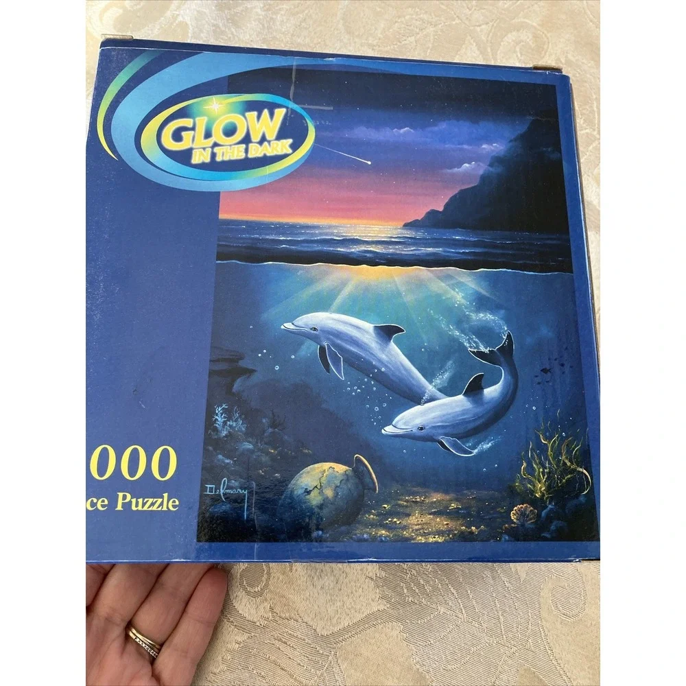 Night of the‎ Comet 1000 Piece Glow in the Dark Jigsaw Puzzle - Dolphins